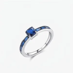 Bague Carrée en Argent Sterling 925 Vintage Britannique Incrustée de Zirconia Bleu pour Femme Design de Niche Cube de Sucre Bijoux
