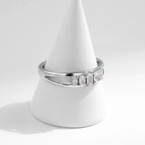 Elegant 925 silver double-layer crown ring with emerald-cut zirconia and split shank