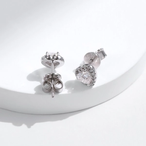 Sparkling S925 sterling silver heart-shaped moissanite stud earrings with halo setting