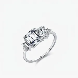 Bague en Argent Sterling 925 avec Strass Taille Émeraude pour Femmes Bijoux de Mariage Géométriques de Luxe Incrustés