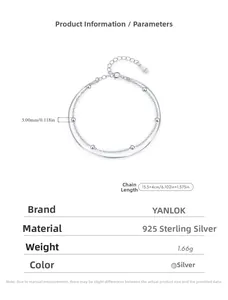 Detail eines S925 Sterlingsilber Doppelarmbands mit Schlangenkette, Perlen und Karabinerverschluss