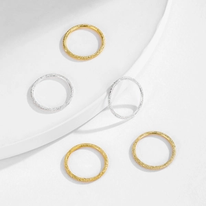 Ensemble de bagues empilables minimalistes en argent S999 doré et argenté mat