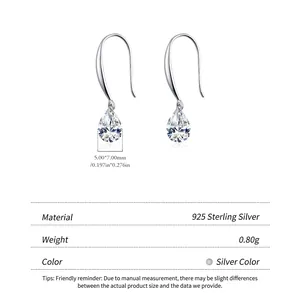Eleganti orecchini a monachella in argento s925 con zirconi trasparenti a goccia