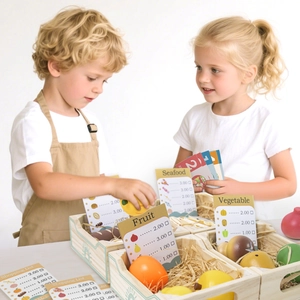 Jeu de marché montessori en bois avec fruits, légumes et accessoires de supermarché