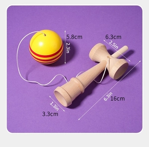Detailed size specifications for a wooden Kendama toy featuring a yellow and red ball