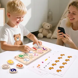 Montessori Lernspielzeug mit Zahlen und bunten Tierkarten für Kleinkinder zur Förderung