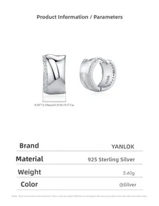 Détail des boucles d'oreilles en argent 925 en forme de C avec pavé de diamants