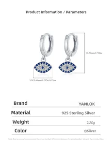 Detaillierte Maße der silbernen Evil Eye Ohrringe mit blauen und weißen Zirkonia