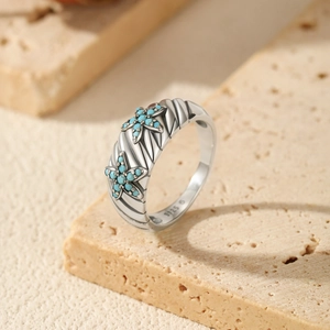 S925 sterling silver vintage ring with grooved texture and turquoise floral accents