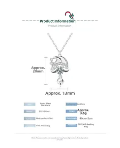 Détail du collier bonnet de Noël en argent S925 avec moissanite 0,5ct et cloche