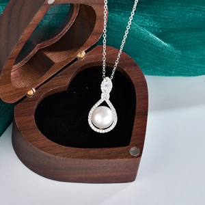 Elegant S925 sterling silver freshwater pearl necklace with moissanite in a heart wooden box