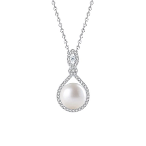 Elegant S925 silver necklace with white pearl pendant and shimmering moissanite accents