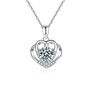 S925 sterling silver heart moissanite pendant necklace with sparkling brilliant cut stone