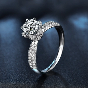 Classic six-prong 925 sterling silver crown ring with a sparkling 1-carat moissanite diamond