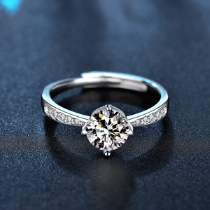 Adjustable S925 sterling silver ring with 1ct round moissanite in six-prong crown setting