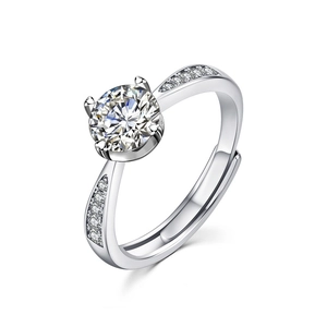 Moissanite ring in S925 sterling silver with a round-cut stone and four-prong setting