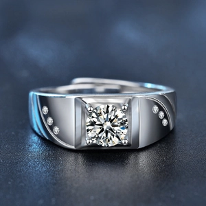Men's 925 silver moissanite ring featuring a brilliant 1 carat round cut center stone