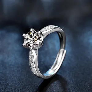 Anello di fidanzamento scintillante in argento sterling S925 con montatura a sei griffe