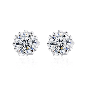 Moissanite 925 sterling silver snowflake stud earrings with heart-shaped eight-claw setting