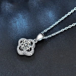 S925 Sterling Silver Four-Leaf Clover Moissanite Necklace with Round Cut Center Stone