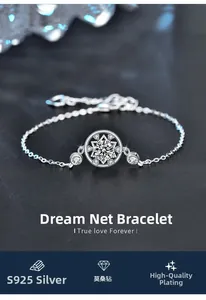Détail du bracelet attrape-rêves en argent S925 avec pendentif étoile en moissanite