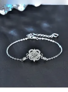 Macro del bracciale a quadrifoglio in argento 925 con pietra taglio cuori e frecce 3EX