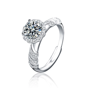 Ring aus 925er Sterlingsilber mit Moissanit im Halo-Design und geschwungener Schiene