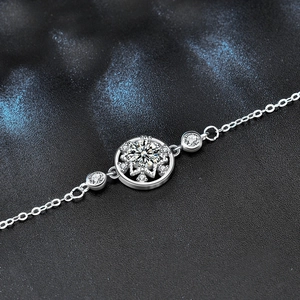 Bracelet attrape-rêves en argent 925 avec un pendentif brillant en moissanite ronde
