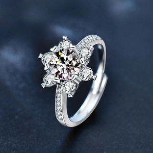 S925 sterling silver snowflake ring with moissanite center stone and pavé setting