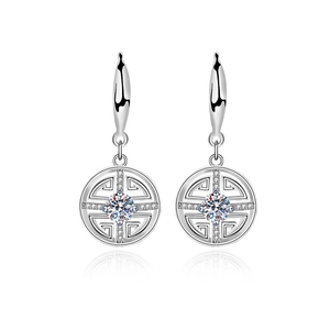 Élégantes boucles d'oreilles monnaie en argent 925 avec moissanite et découpes géométriques