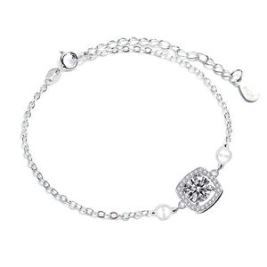 925 sterling silver bracelet featuring H-shaped links and a pavé square moissanite stone