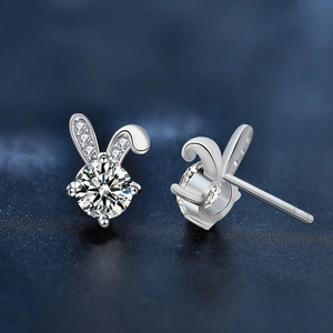 Süße S925 Sterlingsilber Kaninchen Ohrstecker mit Moissanit und glänzenden Details