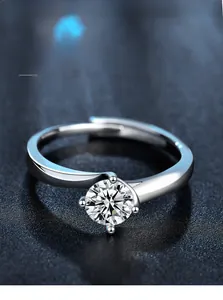 Details von 1ct Moissanit Ring mit 6-Krappenfassung und 3EX Schliff Brillanz