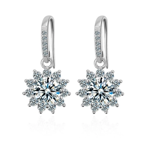 Elegante Ohrhänger aus 925er Sterlingsilber in Sonnenblumenform mit Moissanit-Steinen
