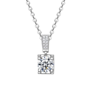 Classic 925 sterling silver moissanite pendant necklace with round cut stone and chain