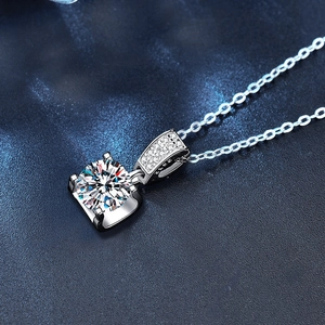 Classic S925 sterling silver moissanite pendant necklace with four-prong setting