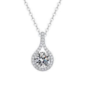 Élégant collier goutte d'eau en argent 925 avec pendentif moissanite brillant