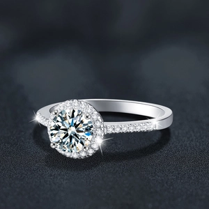 Bague halo en argent S925 avec moissanite et diamants ronds brillants sertis en pavé chic