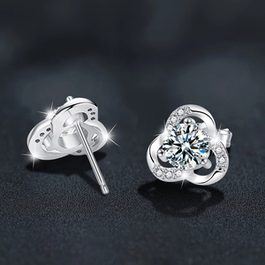 Sparkling S925 sterling silver clover stud earrings featuring round moissanite stones