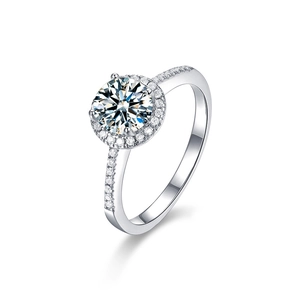Bague moissanite en argent 925 avec diamant taille brillant et sertissage en halo