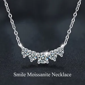 Collier Sourire en Argent Sterling 925 avec Moissanite Pendentif Moissanite Couleur D VVS1 Chaîne de Clavicule Bijoux pour Femmes