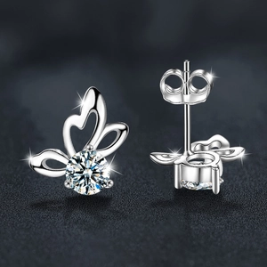 Élégantes boucles d'oreilles papillon en argent S925 avec moissanite scintillante