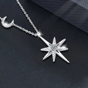 Elegante collana in argento 925 con pendente stella ottagramma in moissanite scintillante