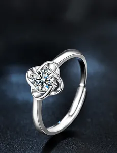 Detail of 3EX cut moissanite set in clover petal S925 sterling silver ring band