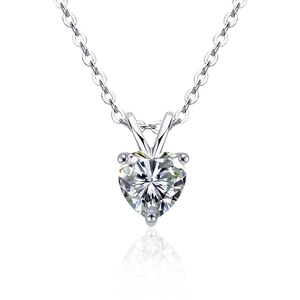 Elegante S925 zilveren ketting met hartvormige moissanite hanger en gepolijste glans