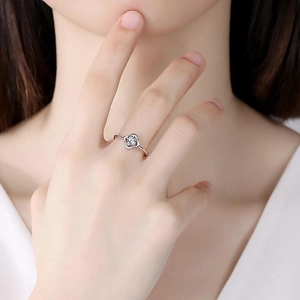 Minimalist S925 sterling silver four-leaf clover adjustable ring with moissanite