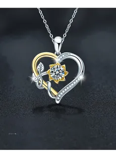 Macro del ciondolo a cuore girasole in argento S925 con pietra moissanite 3EX