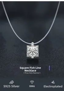 Vue détaillée du pendentif Moissanite carré en argent S925 avec fil de pêche discret