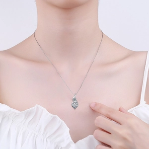 S925 sterling silver heart-shaped moissanite pendant necklace on model