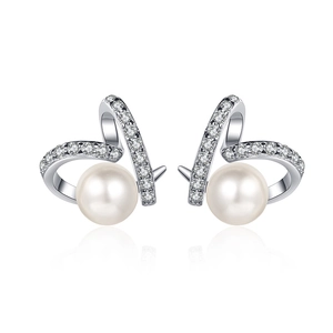 S925 sterling silver freshwater pearl stud earrings with sparkling moissanite accents